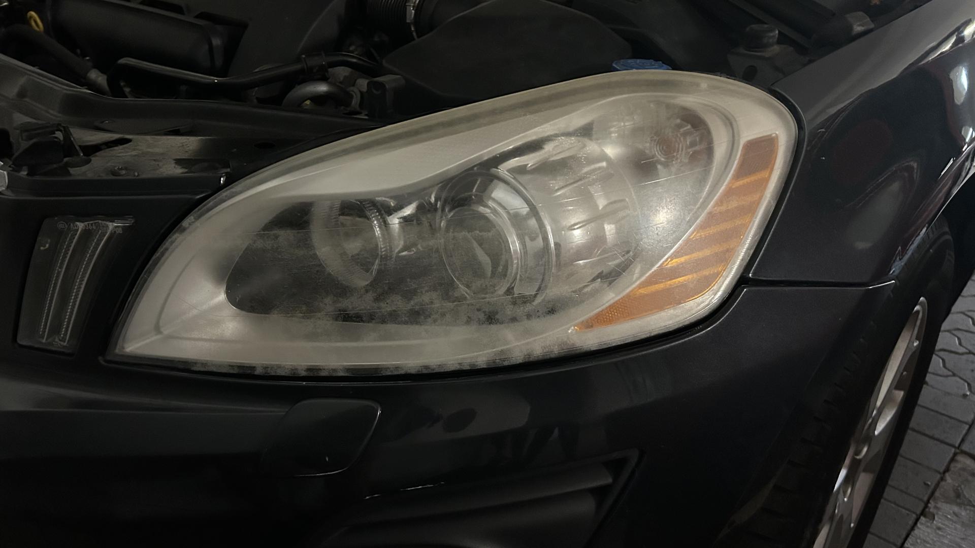 Cloudy headlight before restoration in Subiaco
